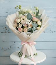 Букет цветов из:  Розы и Лизиантусы в Саблинском
