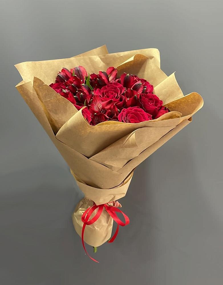 Букет цветов из: Альстромерии и Розы в Саблинском