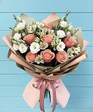 Букет цветов из:  Розы, Альстромерии и Лизиантусы в Саблинском