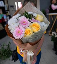 Букет цветов из:  Герберы, Розы и Хризантемы в Саблинском