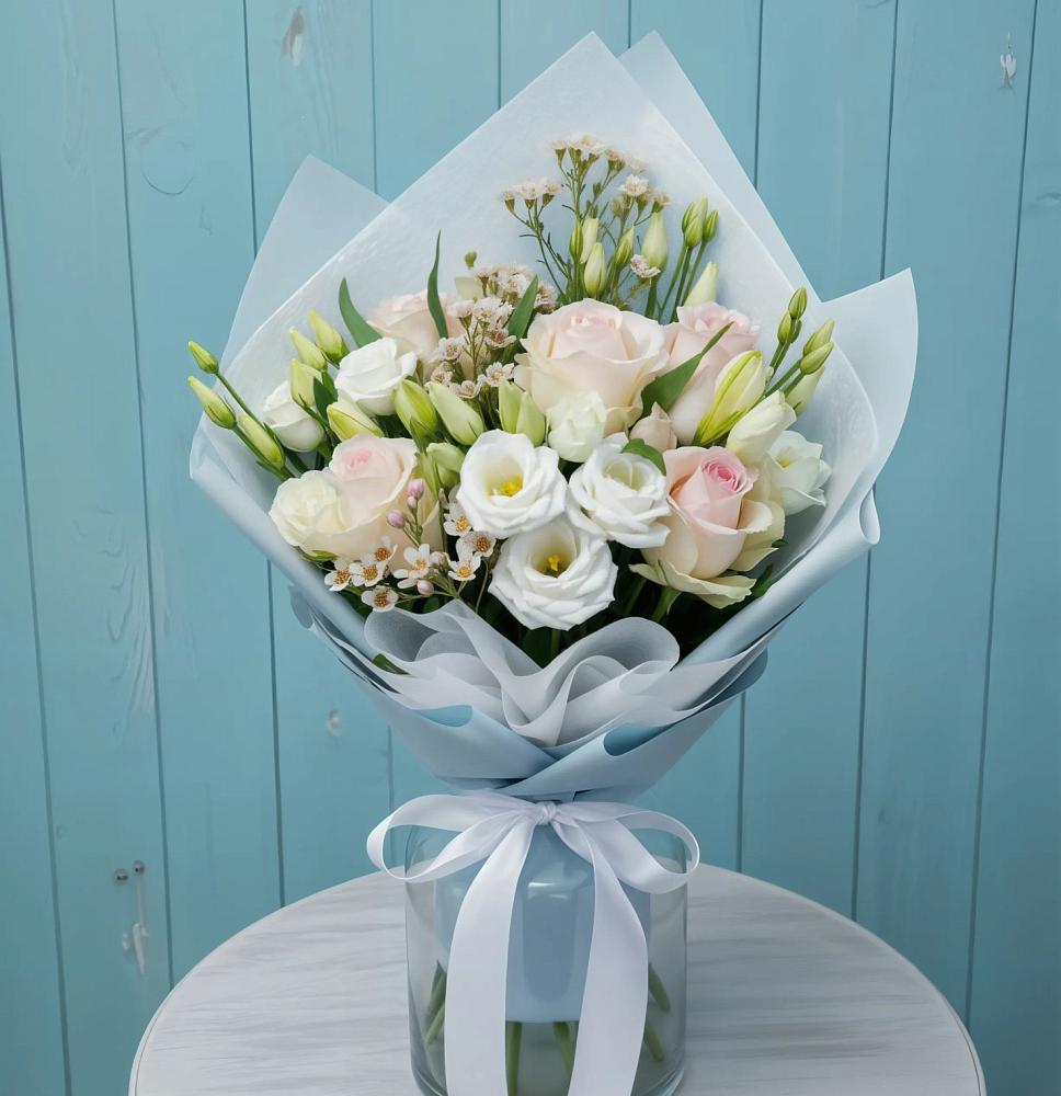 Букет цветов из: Розы и Лизиантусы в Саблинском