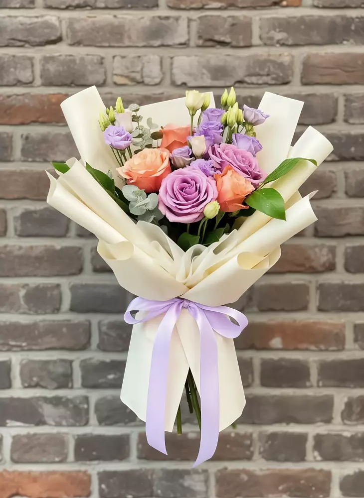 Букет цветов из: Лизиантусы и Розы в Саблинском