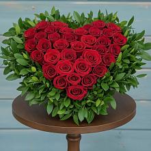 Цветочная композиция из Розы в виде сердца в Саблинском