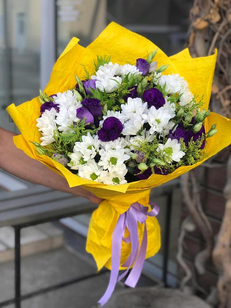 Букет цветов из: Ирисы, Хризантемы и Ромашки в Саблинском