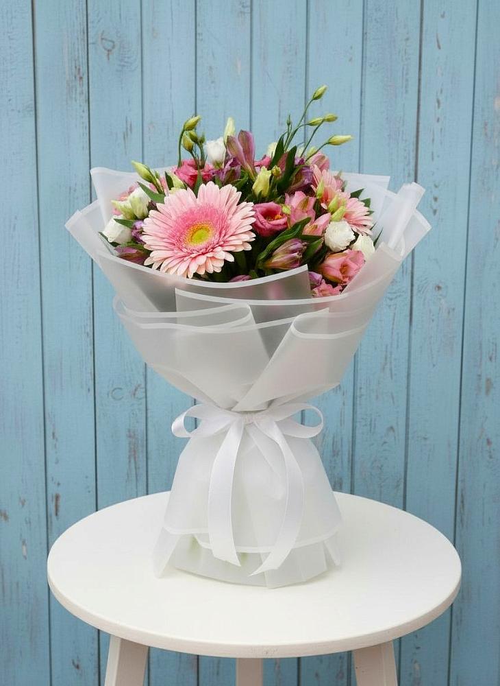 Букет цветов из: Герберы, Альстромерии и Лизиантусы в Саблинском