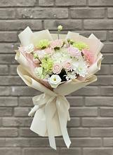 Букет цветов из:  Гвоздики, Розы, Лизиантусы и Хризантемы в Саблинском