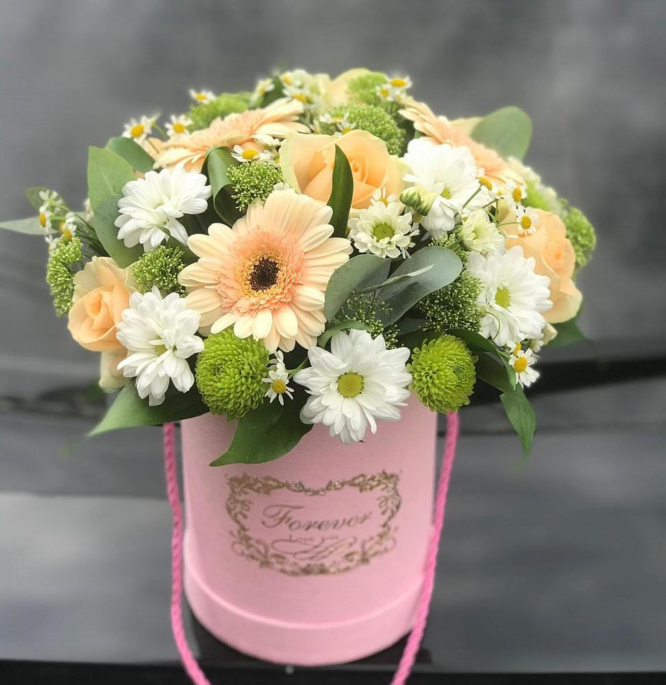 Цветочная композиция из Розы, Герберы и Хризантемы в шляпной коробке в Саблинском