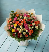 Букет Микс из разноцветных кустовых роз в Саблинском