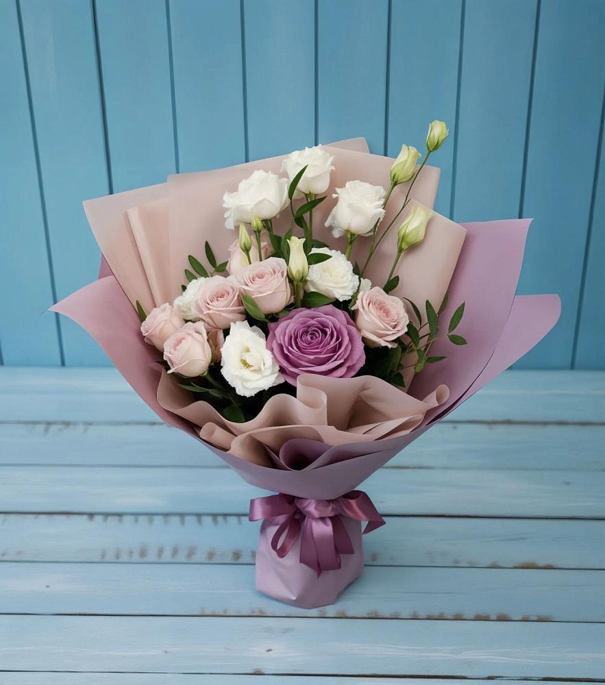 Букет цветов из: Розы и Лизиантусы в Саблинском